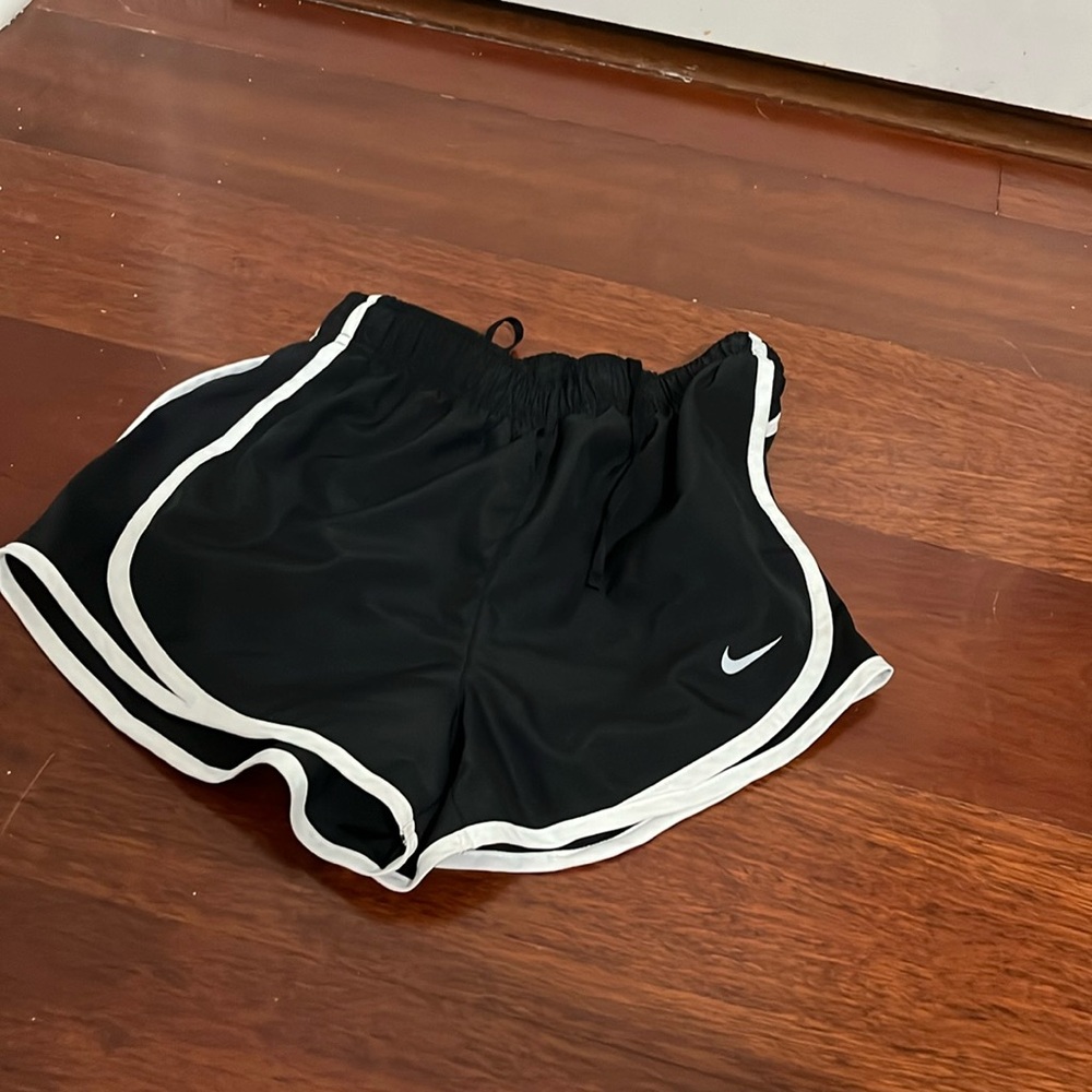 Nike dri-fit athletic shorts! Worn once !!